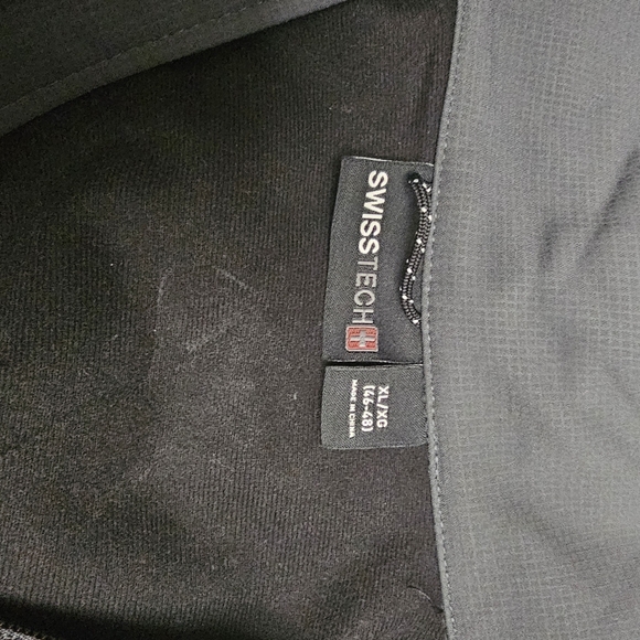 NWT Swiss Tech Men's Gray Softshell Jacket - Picture 5 of 5